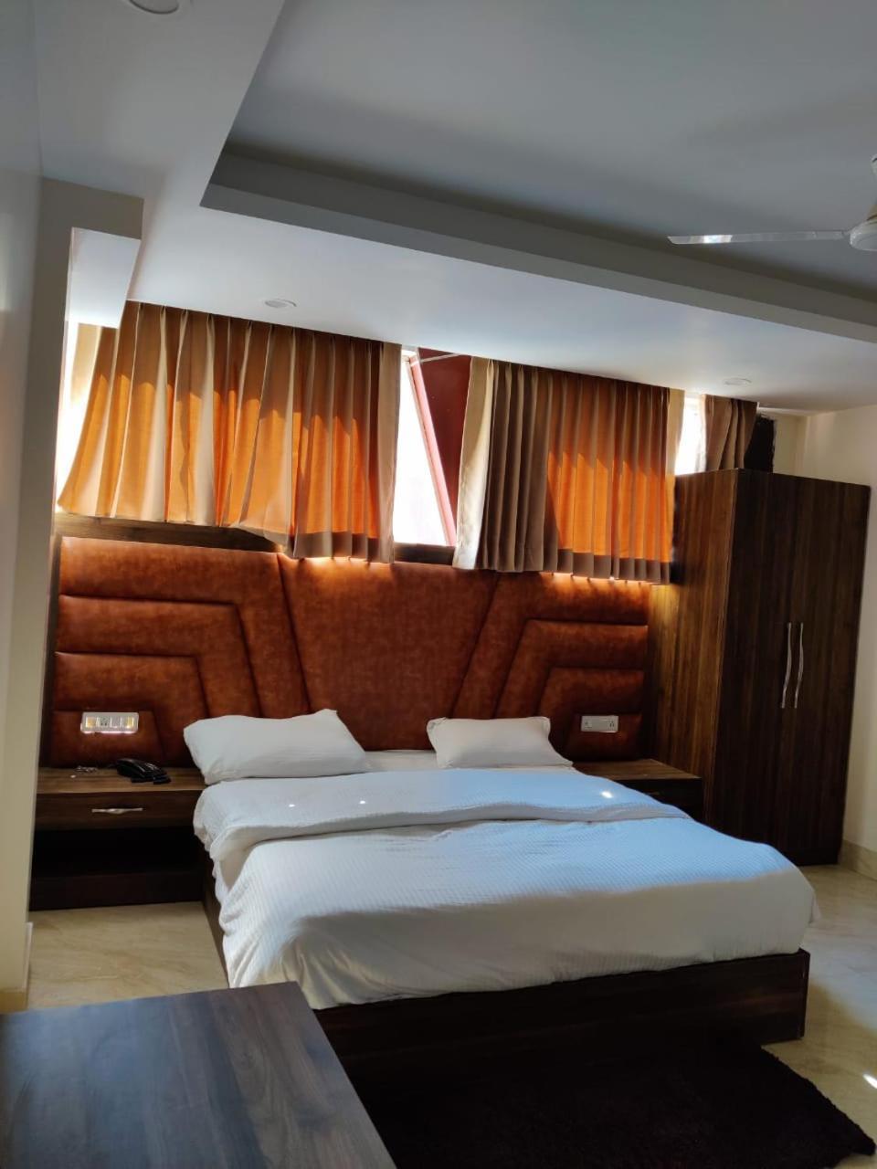 Hotel Maira Dehradun Exterior foto
